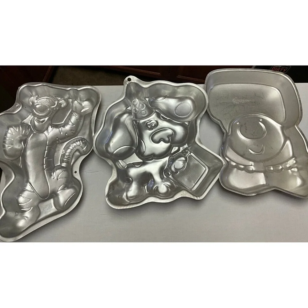 Lot of 10 vintage character cake pans, all new, see below for details, rare find